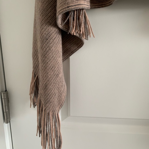 Steve Madden Blush Poncho - Picture 2 of 5